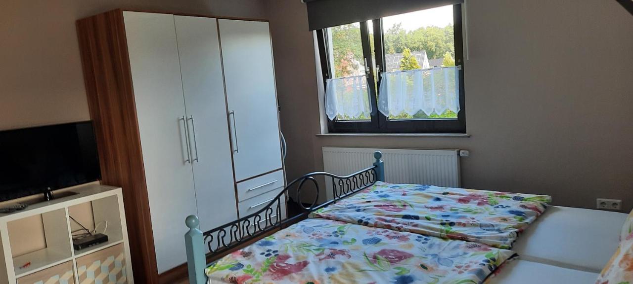 Ferienwohnung Schwiemann, Obergeschoss Cadenberge Extérieur photo